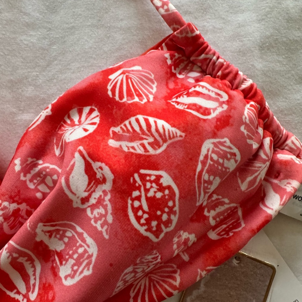 Red Bikini Set with Shell Print - Picture 9 of 10
